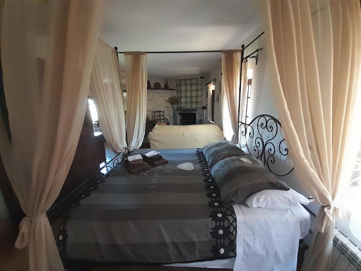 Aparthotel Castello Di Giomici Esterno foto