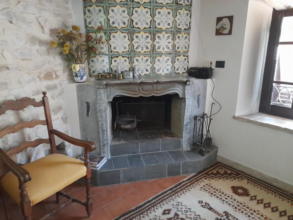 Aparthotel Castello Di Giomici Esterno foto