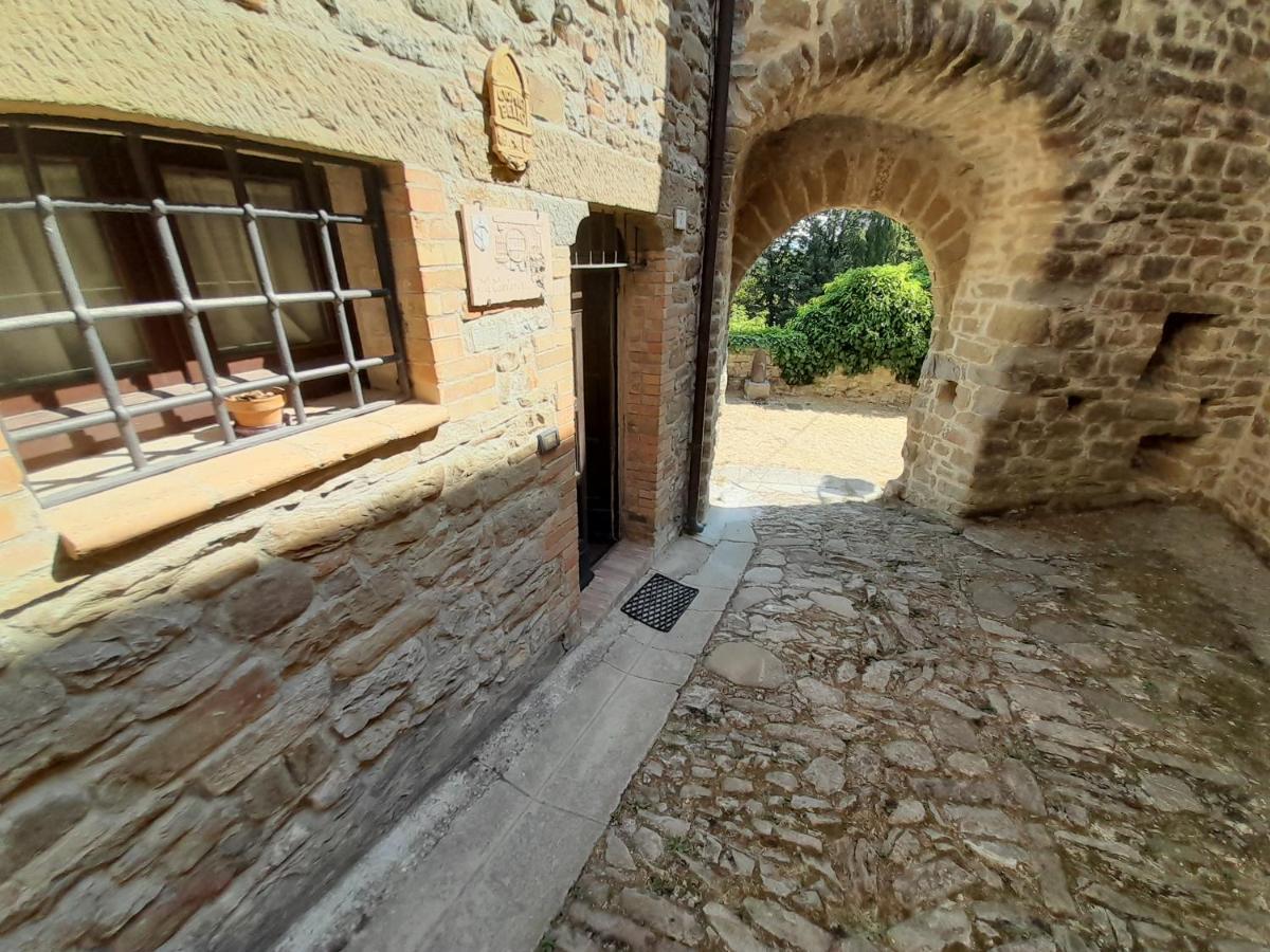 Aparthotel Castello Di Giomici Esterno foto